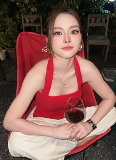 La Niña - puta in Tokyo Photo 5 of 9