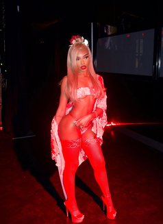 Nina - escort in Dubai Photo 4 of 7