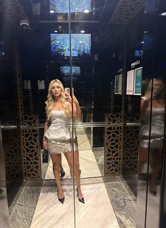Nina Hot Brazilian - puta in Dubai Photo 6 of 6