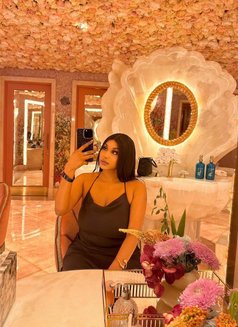 Nina - escort in Mauritius Photo 2 of 2