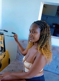 NINA - puta in Nairobi Photo 2 of 2