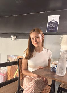 Nina Laroa - escort in Manila Photo 2 of 6