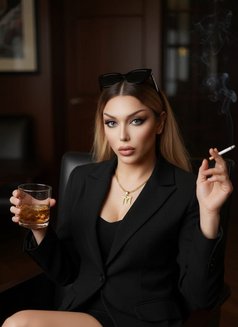 Nina - Transsexual escort in Beirut Photo 15 of 17
