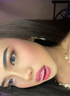 Nina Lee - Transsexual escort in Manila Photo 9 of 16