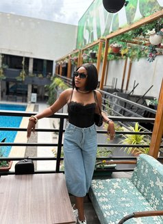 Nina - puta in Lomé Photo 2 of 2