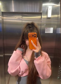 Nina - puta in Al Manama Photo 1 of 29