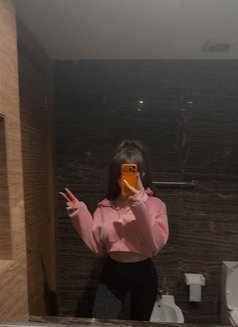 Nina - puta in Al Manama Photo 26 of 29