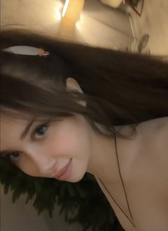 Nina - puta in Baku Photo 30 of 30