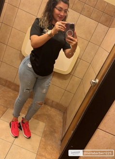 Nina - escort in Kandy Photo 2 of 3