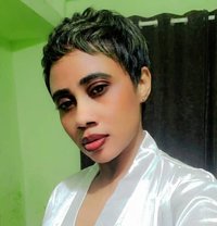 Nina - puta in Hyderabad