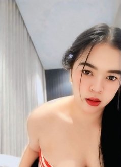 Nina - escort in Riyadh Photo 3 of 7