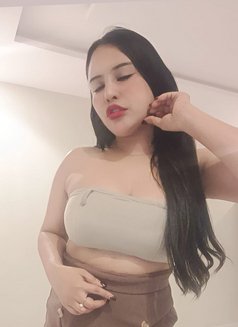 Nina - puta in Riyadh Photo 3 of 5