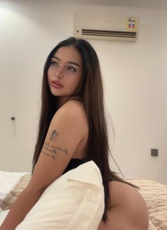 Nina - escort in Riyadh Photo 2 of 7
