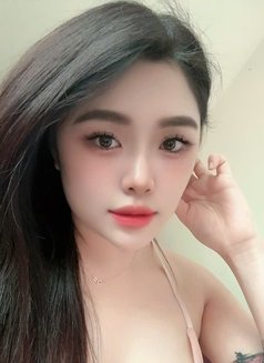 Nina - escort in Singapore Photo 5 of 5