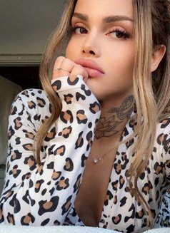 Nina - Transsexual escort in Riyadh Photo 3 of 5