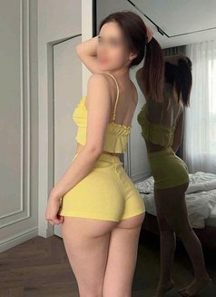 Nina from Spain. - escort in Singapore Photo 7 of 12