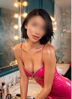 Nina - escort in Riyadh Photo 6 of 13