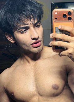 Nine Inch - Male escort in Mumbai Photo 7 of 7