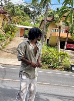 Nine Inch Verified - Acompañantes masculino in Chennai Photo 1 of 1