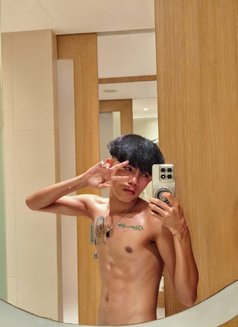 Nino Massage - Acompañantes masculino in Bali Photo 1 of 7