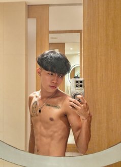 Nino Massage - Acompañantes masculino in Bali Photo 2 of 7