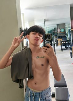 Nino Massage - Male escort in Bali Photo 3 of 6