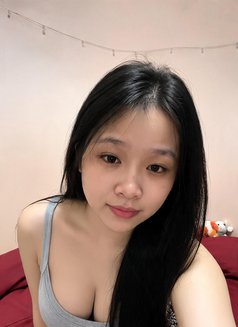 Emily 20 in Bangalore - escort in Bangalore Photo 2 of 4