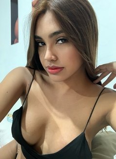 Luna Fully functional - Transsexual escort in Makati City Photo 2 of 5