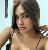Luna Fully functional - Transsexual escort in Makati City
