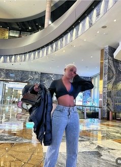Nipple Queen - puta in Hong Kong Photo 1 of 1