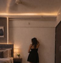 Nira Singh - puta in Navi Mumbai