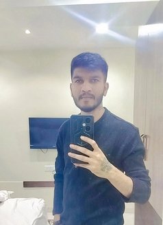 Nirav Patel - Acompañantes masculino in Ahmedabad Photo 3 of 5