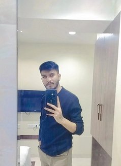 Nirav Patel - Acompañantes masculino in Ahmedabad Photo 5 of 5