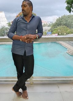 Nirmal Kumar - Intérprete masculino de adultos in Bangalore Photo 9 of 10