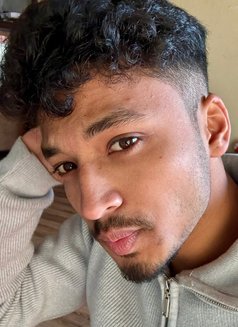 Niroj - Acompañantes masculino in Kathmandu Photo 1 of 2