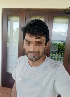 Nirosh: Independent Massage Therapist - Male escort in Colombo Photo 30 of 30
