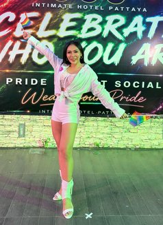 Nisa - escort in Singapore Photo 6 of 7