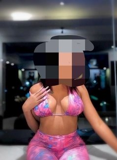 Sarah - escort in Mumbai Photo 1 of 2