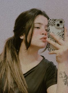 Nisha - puta in Hong Kong Photo 2 of 3