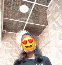 Vidhi an Independent Marathi Housewife - puta in Pune