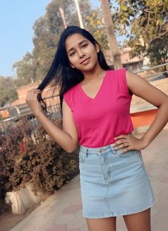 Nisha call girl cam and real meet - escort in Hyderabad Photo 2 of 3