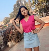 Nisha call girl cam and real meet - escort in Hyderabad