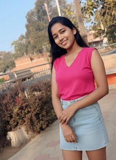 Nisha call girl cam and real meet - escort in Hyderabad Photo 3 of 3