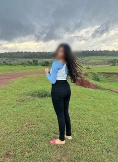 No broker ( cam&meet) indipendent - escort in Bangalore Photo 1 of 5