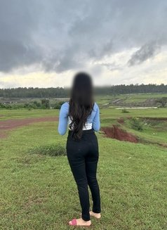 No broker ( cam&meet) indipendent - escort in Bangalore Photo 2 of 5