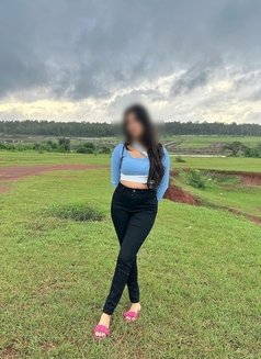 No broker ( cam&meet) indipendent - escort in Bangalore Photo 4 of 5