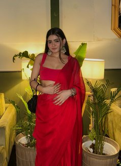 Nisha College Girl - puta in Abu Dhabi Photo 2 of 5