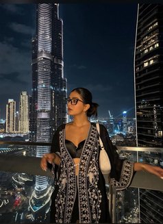 Nisha College Student - puta in Dubai Photo 2 of 3