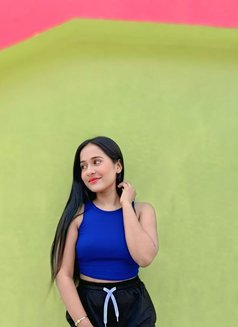 Nisha Das - puta in Bangalore Photo 4 of 4