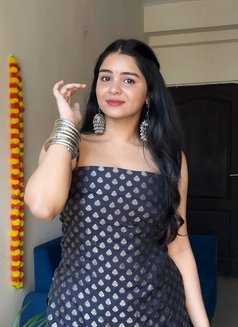 Nisha - escort in Kochi Photo 5 of 8